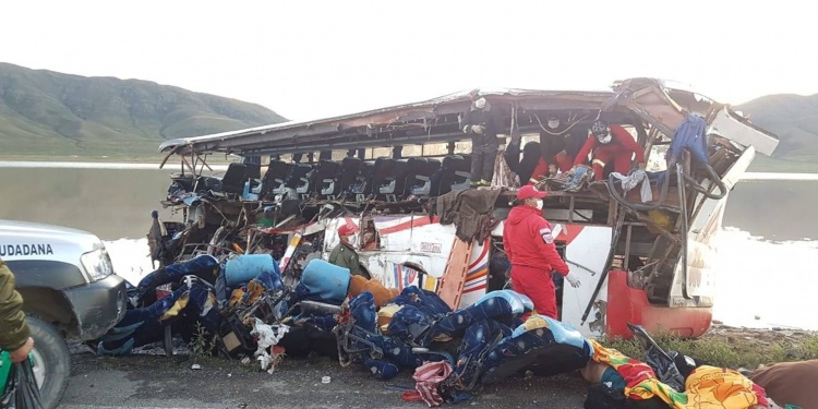 At least 21 people die in road accident in Bolivia