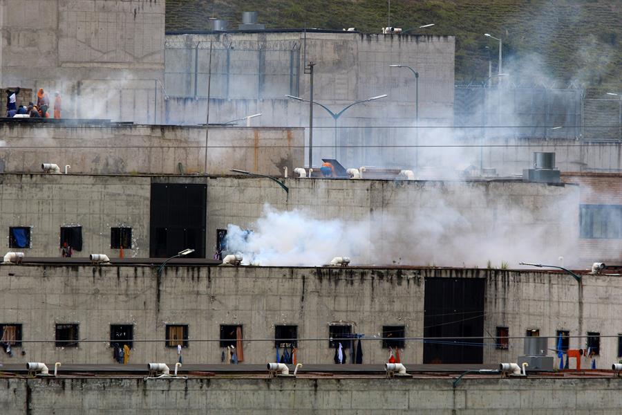 30 killed in gang clashes in Ecuador prison