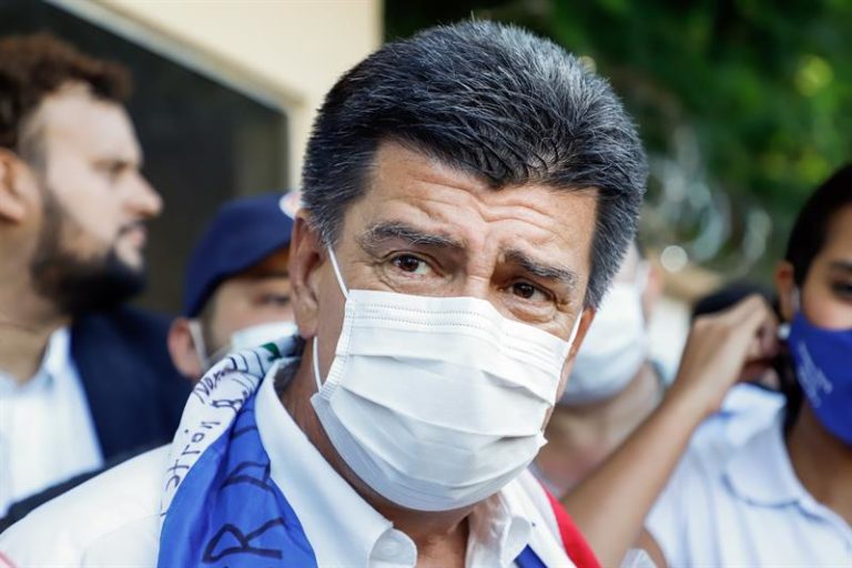 Paraguayan opposition leader calls former president Horacio Cartes “murderer”