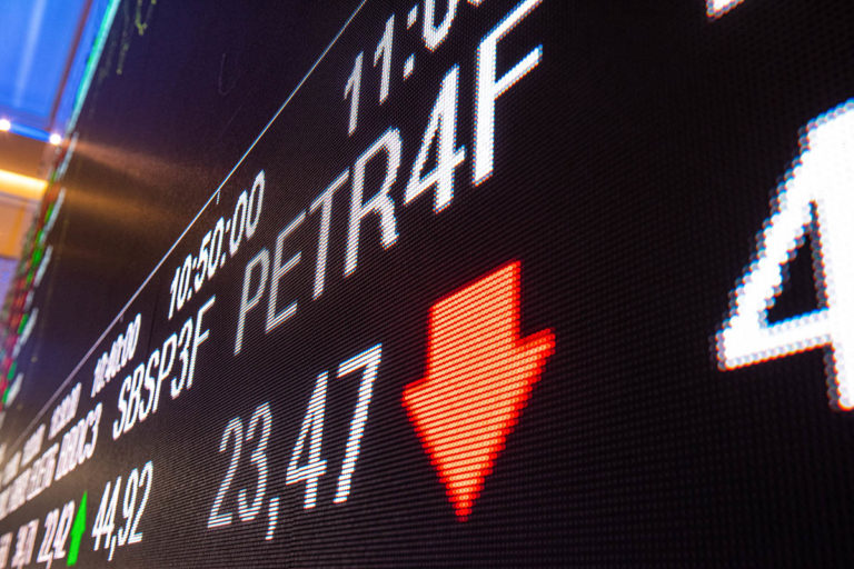 Brazil: Ibovespa falls 3% and Petrobras drops more than 6% after Lula da Silva’s first measures