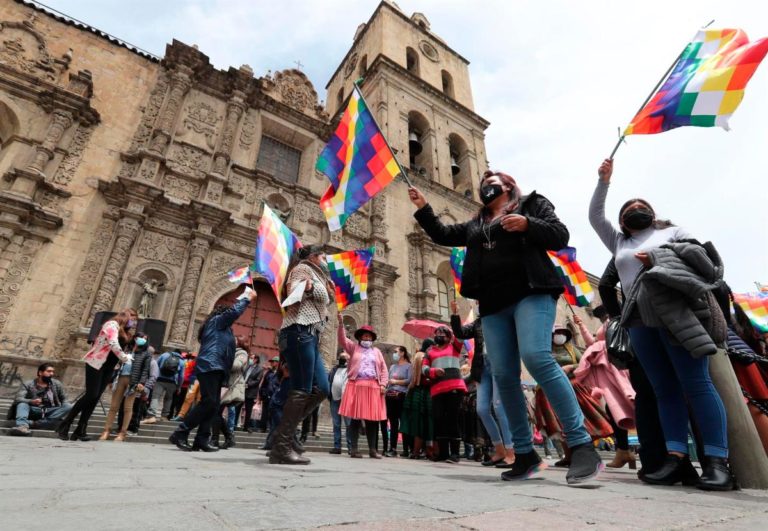 Bolivia’s polarization is revived by day of strikes against controversial law