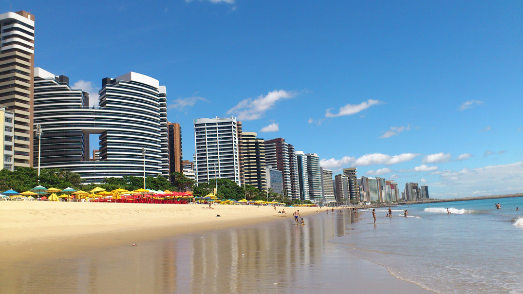Praia de Meireles, Fortaleza, Ceará. (Photo internet reproduction)