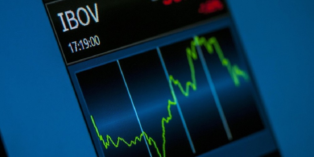 Brazil’s Ibovespa closes down 3.39% with only 2 index stocks rising; oil plunged over 10%
