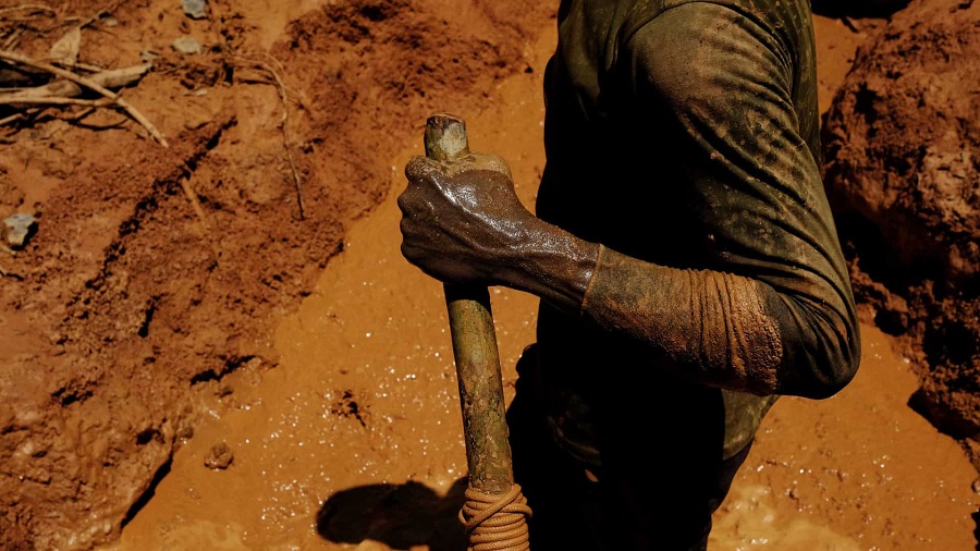 Brazil: Operation against illegal mining on Madeira River destroyed 131 dredges
