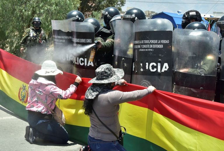 Bolivia: one dead in clash between government forces and strikers in Potosí