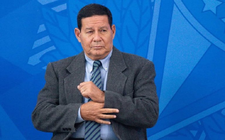 “Ask Paulo Guedes,” says Brazil’s VP Mourão on pay raise for government employees