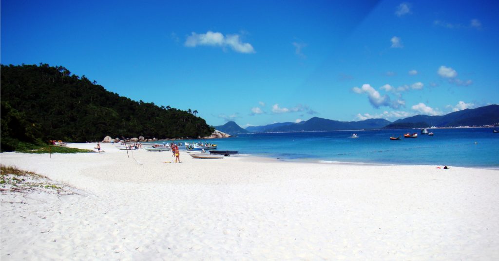 Many Argentines can't wait to go on vacation again to one of the dream beaches in the southern Santa Catarina state. There is nothing like this in Argentina. 