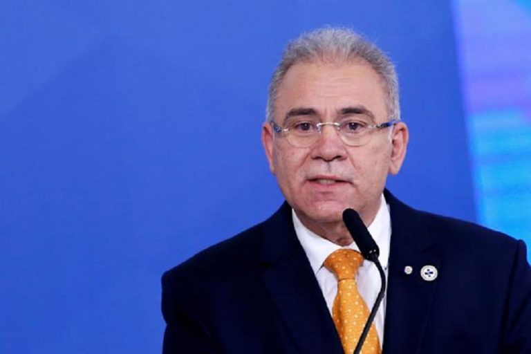 Brazil’s Health Minister criticizes haste; will submit children vaccination to public hearing