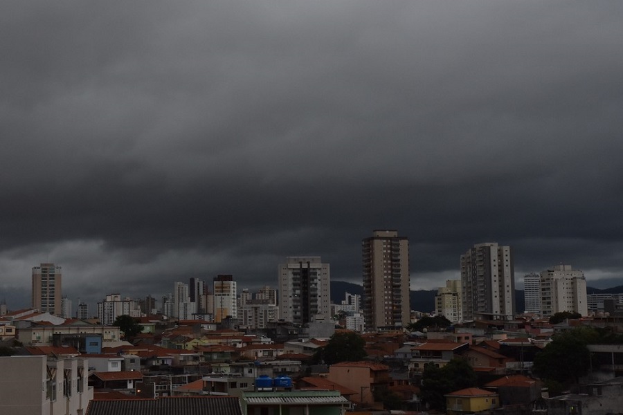 Woman and two children missing after heavy rain in São Paulo