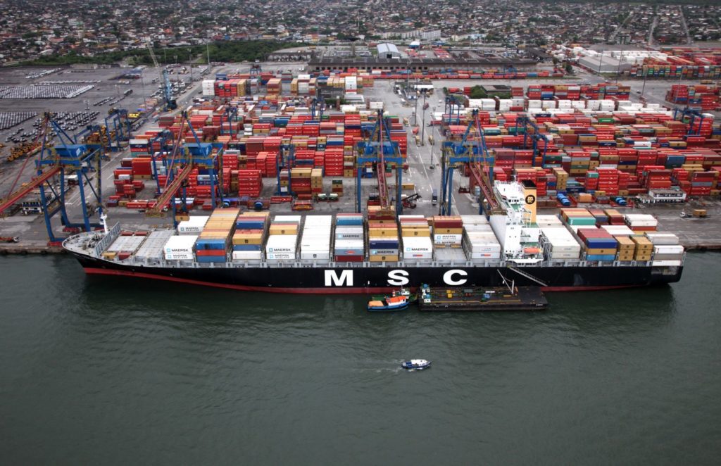 Santos port near São Paulo. (Photo internt reproduction)