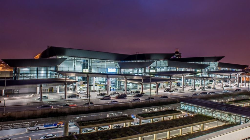 The majority of international flights to Brazil, arrive in São Paulo Guarulhos Airport. 