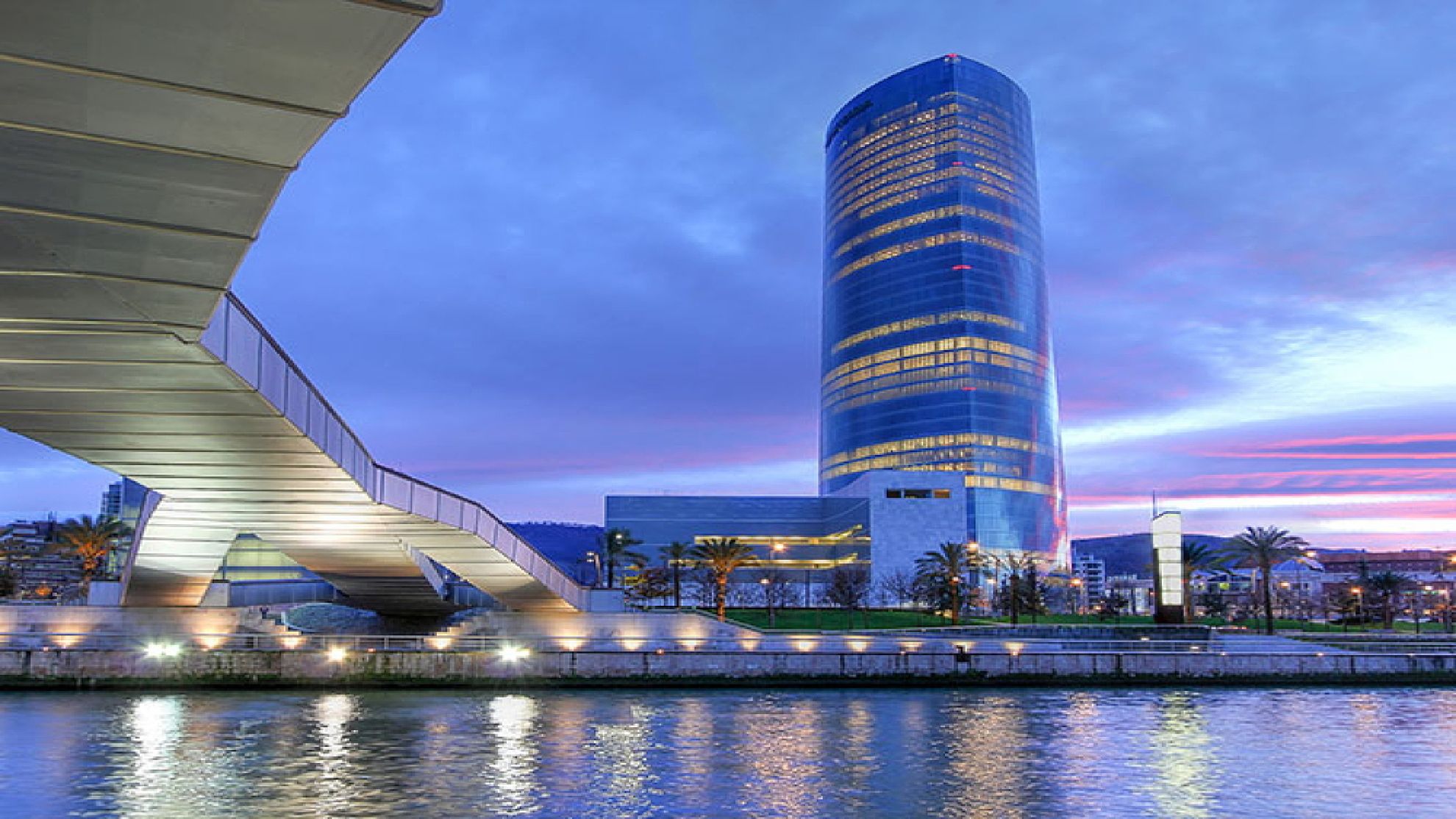 Iberdrola tower in Bilbao, Spain. (Photo internet reproduction)