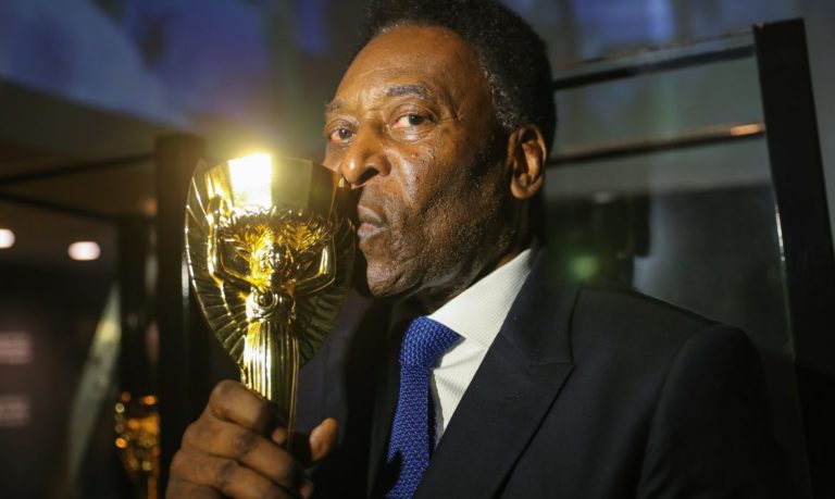 Pelé was hospitalized again in Brazil to be treated for a tumor