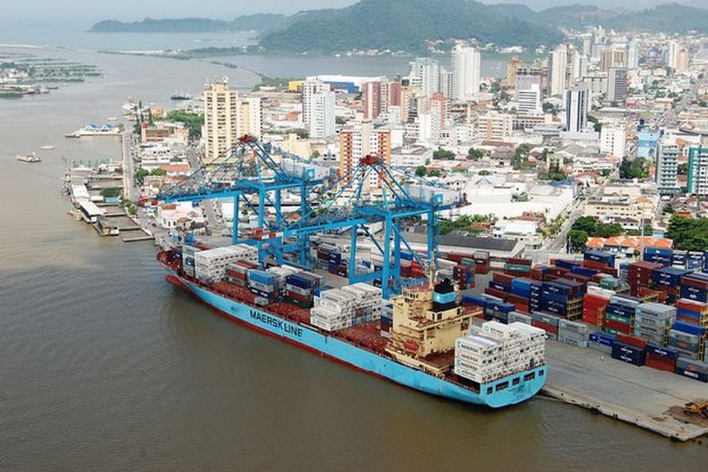 Port of Itajaí, Santa Catarina state. (Photo internet reproduction)