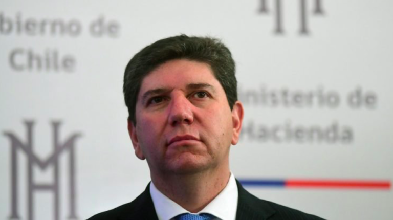 Finance Minister raises Chile’s growth forecast to 4% in 2022, dismisses risk of recession