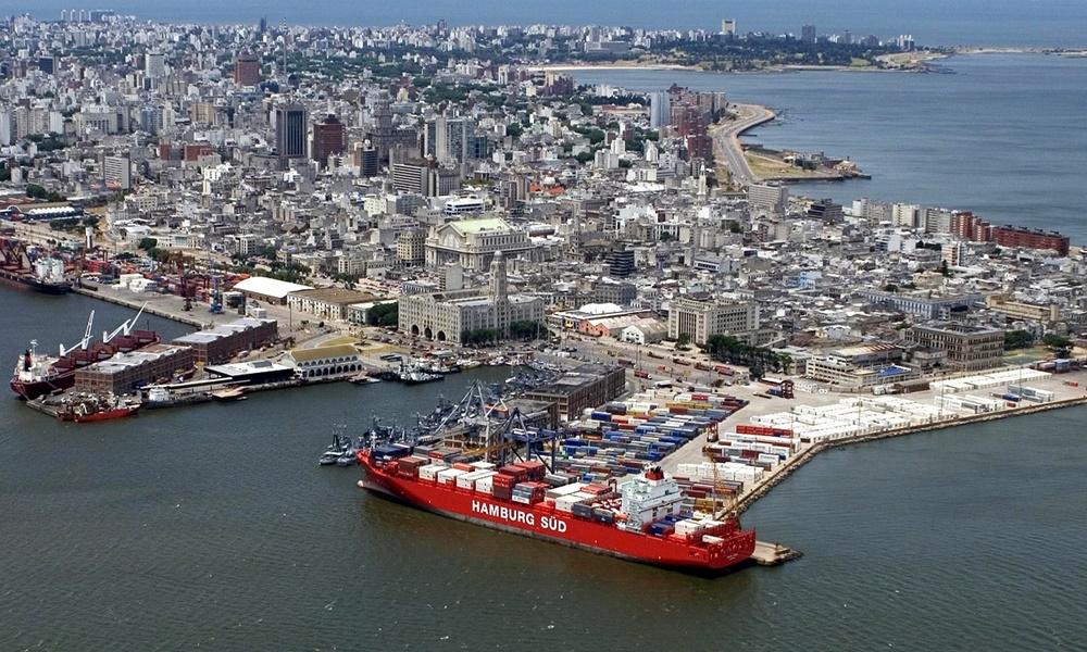 Port of Montevideo. (Photo internet reproduction)