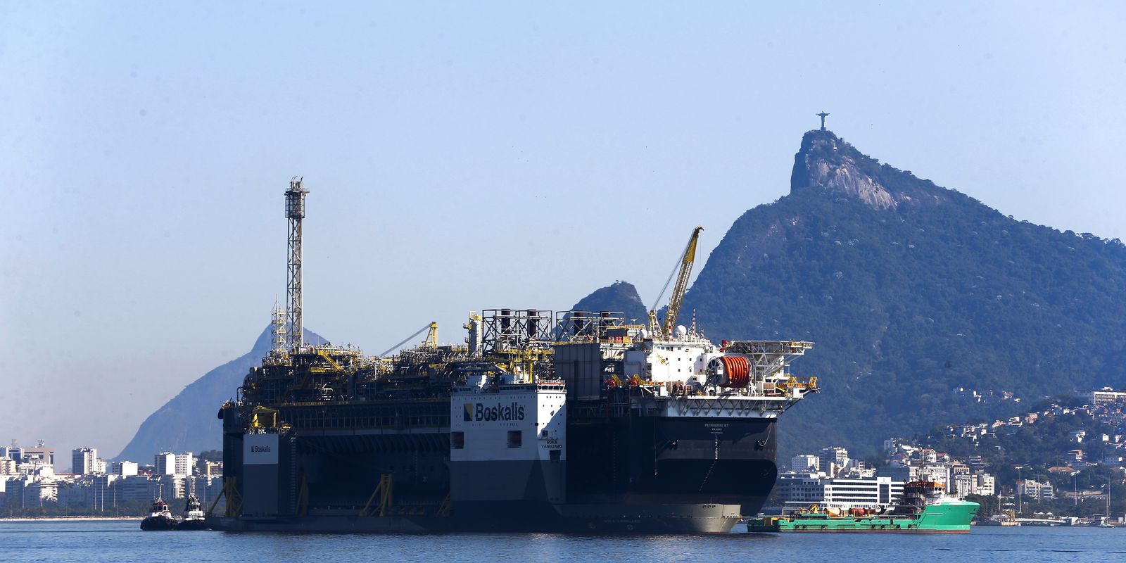 It is the collection of ICMS tax on fuels at the destination and not at the origin, which harmed especially Rio de Janeiro, the largest producing state, in relation to the other units of the Federation.