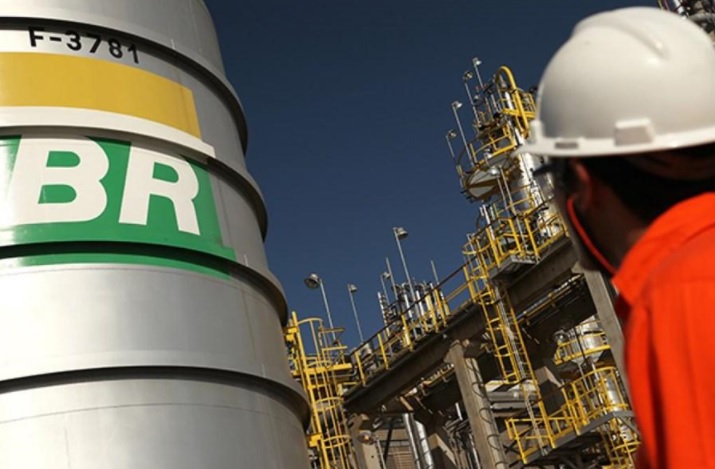 Trojbicz points out that, with the pre-salt discovery, Brazil already exceeds the production of 3 million barrels per day and is in the category of countries where the oil sector is "important", alongside Mexico, Russia, and Malaysia.