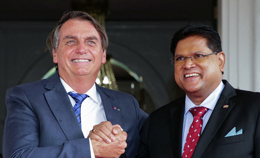 Bolsonaro says Suriname is willing to give Brazil preference in oil exploitation