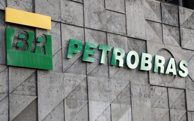 Brazil’s Petrobras sustains price policy and urges shelving of investigation