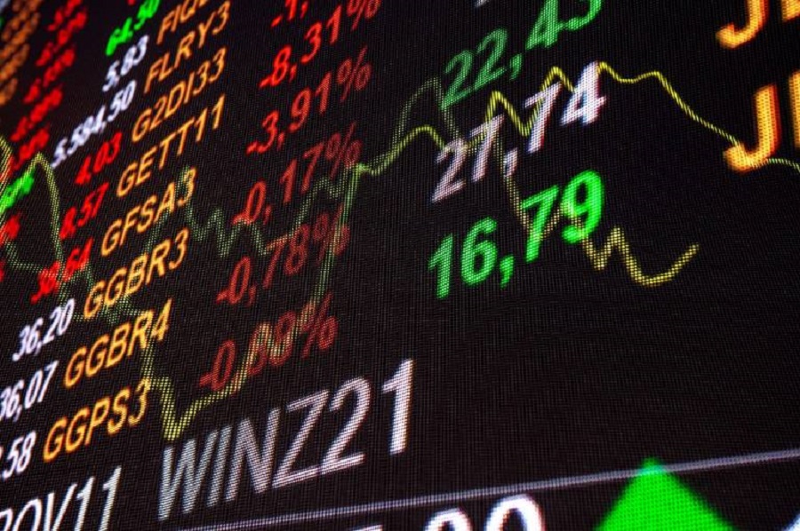 Brazil’s Ibovespa closes high for first time this year; dollar falls below R$5.70