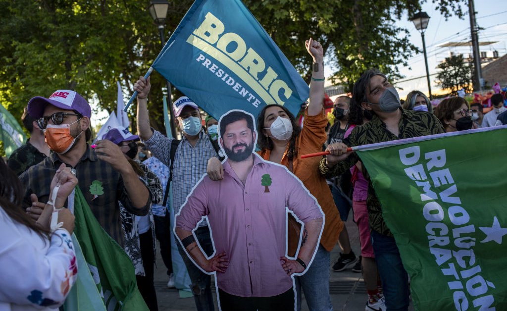 Two months after Gabriel Boric's arrival to La Moneda, 46% believe he will do well.