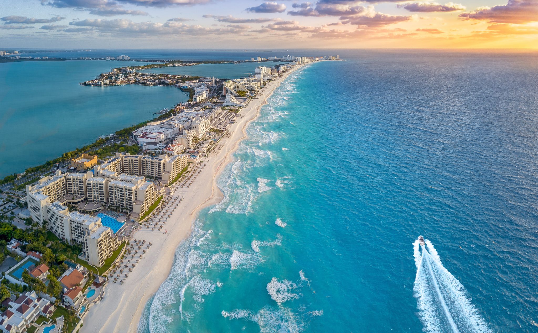 Since Mexico has been the king of tourism throughout the pandemic, international arrivals are surpassing 2019 levels and setting new records. Tourists should be prepared for delays arriving and departing from Mexican airports, especially in Cancun.