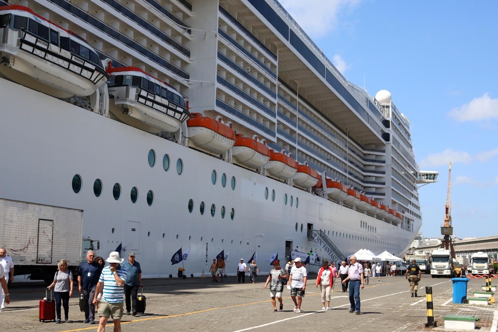 The ship MSC Splendida docked at the Port of Santos, and the ship Costa Diadema, docked in Salvador, interrupted their activities due to outbreaks of covid-19 on board.