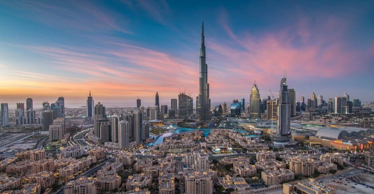 Paradise becomes a prison: United Arab Emirates prohibits unvaccinated citizens from leaving the country