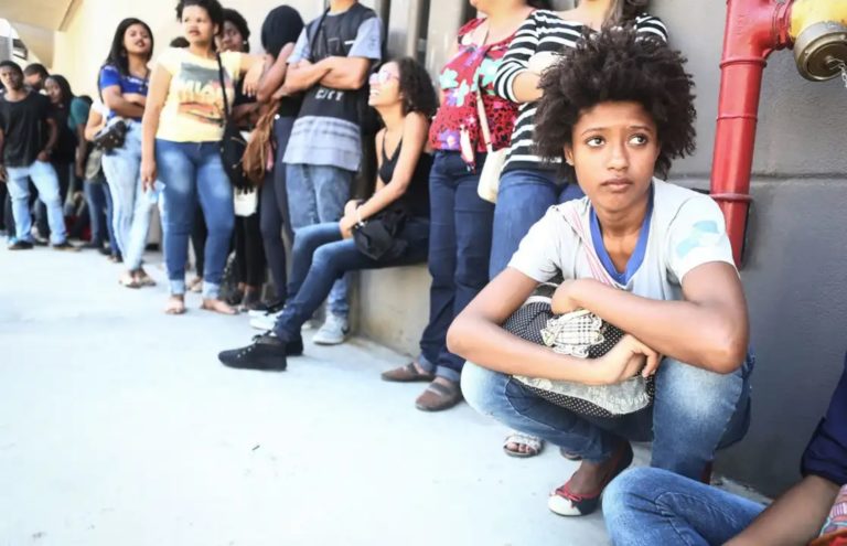 In Brazil, 12 million young people neither study nor work