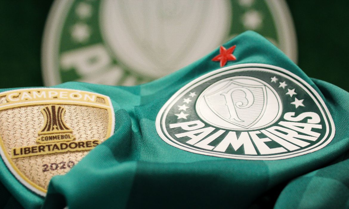 It is the first time in the ranking's history that a Brazilian club has reached the first position.