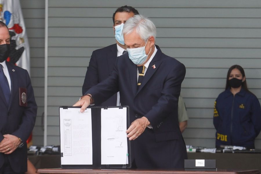The President of the Republic of Chile, Sebastián Piñera, enacted the reforms to Law No. 17,798 on Arms Control, which strengthened the institutional framework and oversight and increased the requirements for the acquisition and possession of firearms.