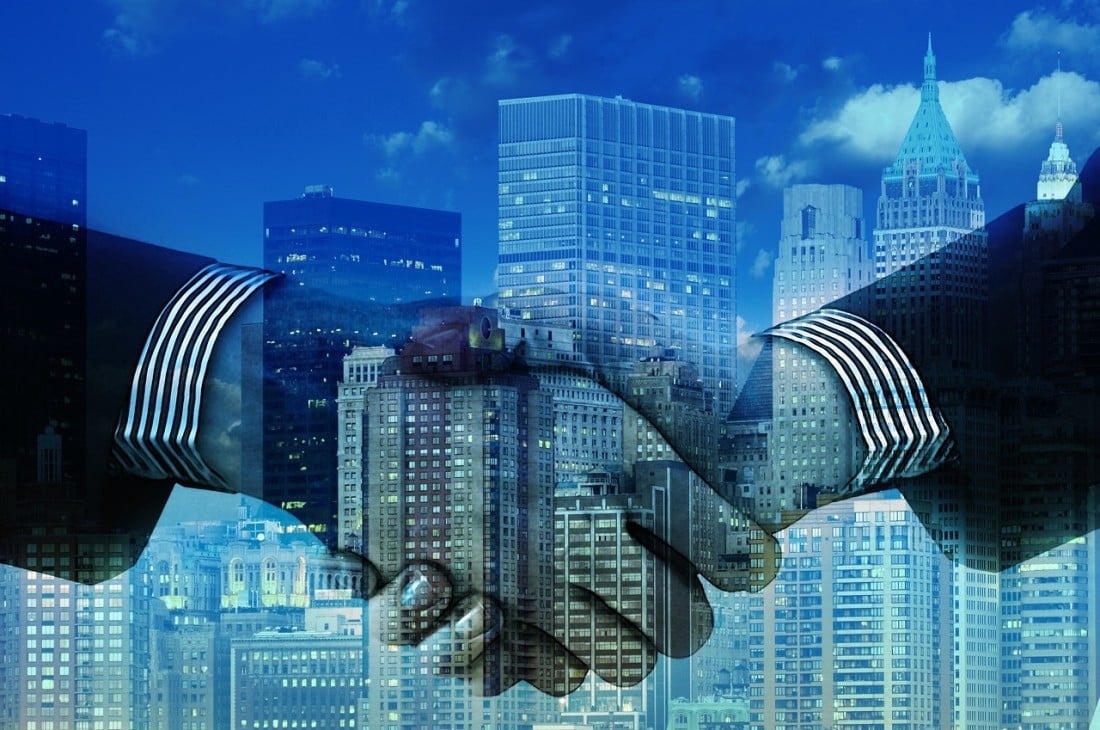 Compared to trust in government, it seems that business came out ahead. In 23 of the 28 countries surveyed, companies took the lead. In total numbers, 61% of respondents have more trust in businesses, while 52% trust their governments more.