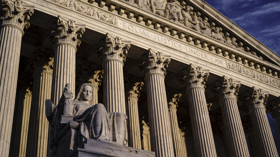 us-supreme-court-rules-on-bidens-vaccine-mandate (1)