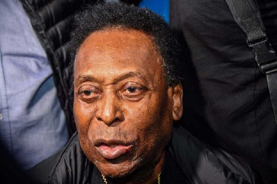 Brazil’s Pelé announces his return to hospital to continue treatment