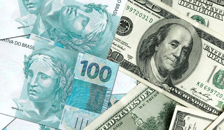 Dollar hits 7-month lows with flow to Brazil amid Russian crisis