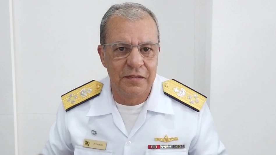 The Director-General of Nuclear and Technological Development of the Brazilian Navy (DGDNTM), Fleet Admiral Petrônio Augusto Siqueira de Aguiar.