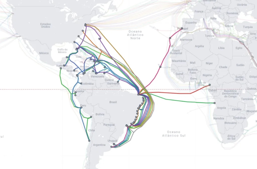 According to the Submarine Cable Map portal, Brazil has 15 cables of this type, two of which have national reach, and 13 more reach other countries in the Americas, Europe, and Africa.