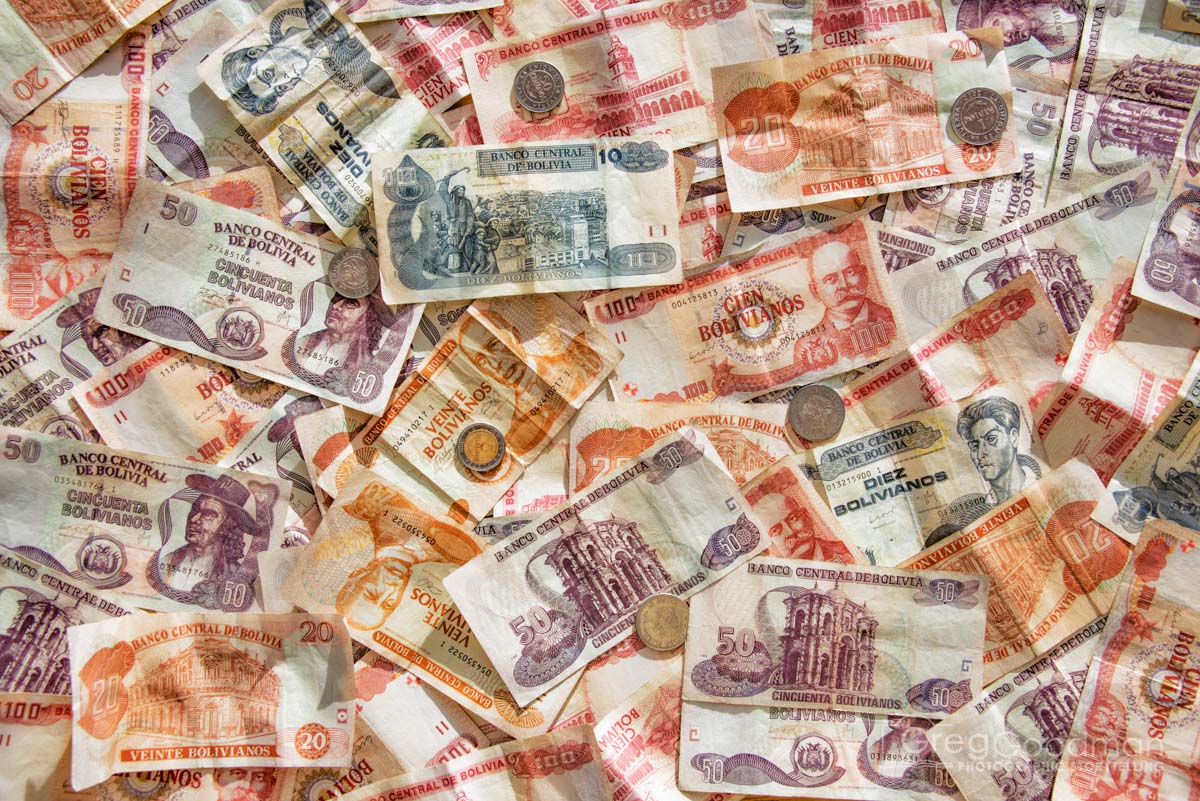 Economist José Gabriel Espinoza added that the 7.5% interest rate is too high, which contradicts the debt control law enacted in 2020 by the then president of the Senate, Eva Copa, which establishes that interest rates on sovereign bonds cannot exceed those obtained from multilateral funds.