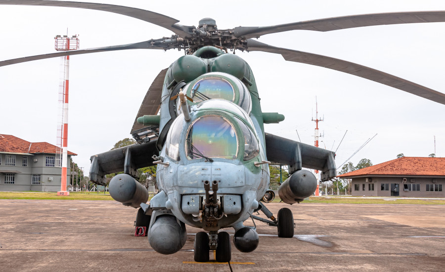 Brazil decommissions its Mi-35M combat helicopters. (Photo internet reproduction)