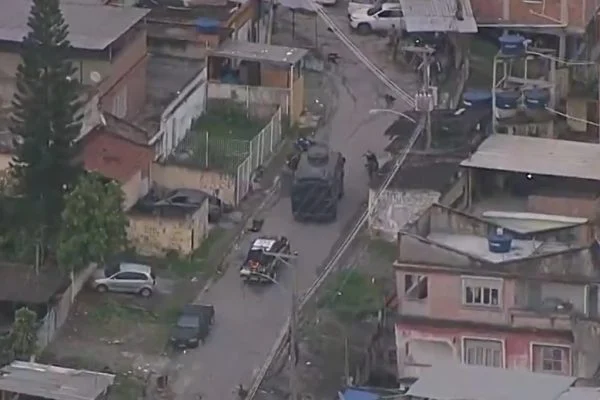 Operation against cargo theft leaves 8 dead in a Rio de Janeiro favela. (Photo internet reproduction)