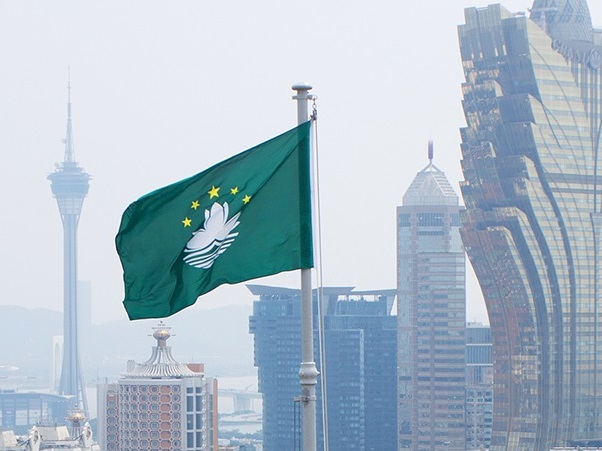 Macao is a significant tourist and hotel center that receives mainly visitors from the Asian continent. This market has a booming economy, more than 600,000 inhabitants, and an annual import volume of US$400 million.