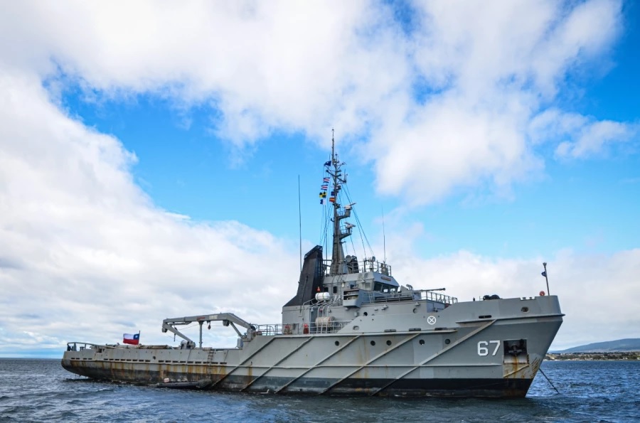 ATF-67 Lautaro ship.