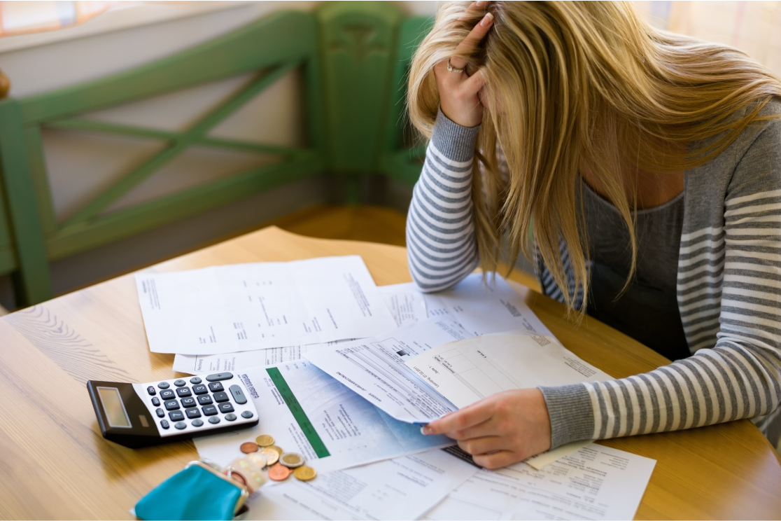 The study shows that seven out of ten Brazilian families got into debt during the pandemic, and 43.2% of these families are not expected to be able to honor their financial commitments.