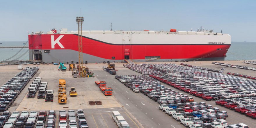 In Suape, the different companies of the Brazilian and foreign automotive industry, such as those operated by the centenary Japanese maritime company, manage to transship in a single operation up to 400 vehicles.