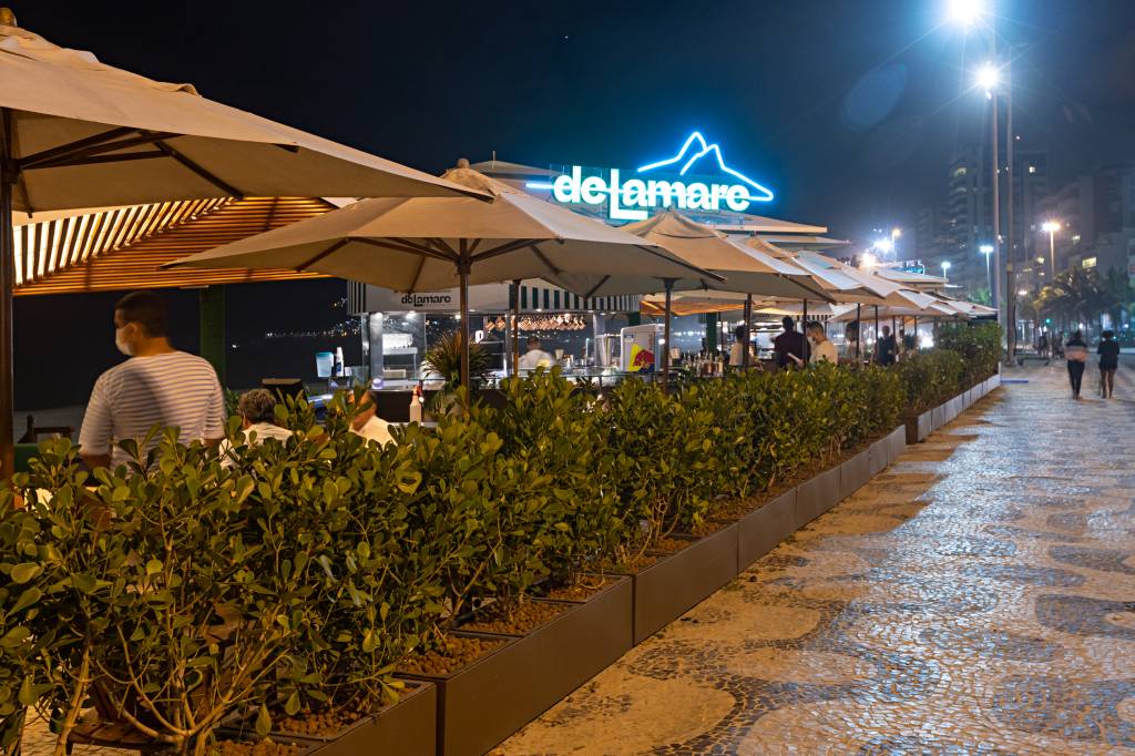 orla-rio-noite