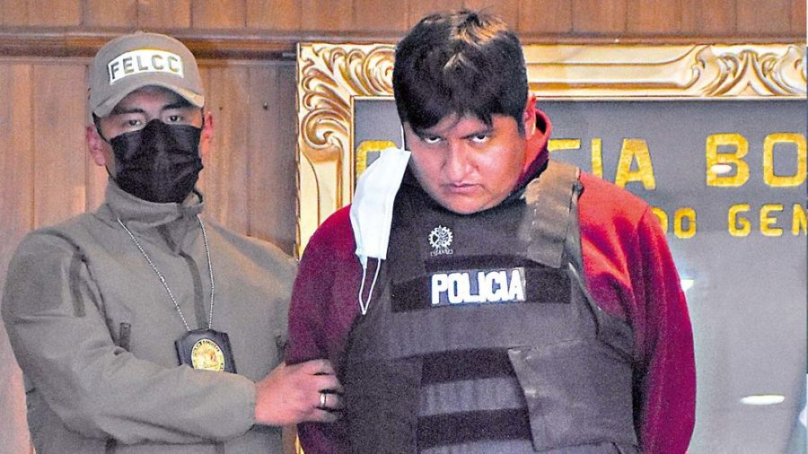 Choque pretended to be a "police officer of the Special Force for the Fight against Crime".