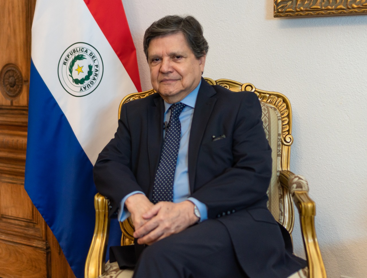 Paraguay's Foreign Minister Euclides Acevedo is not amused. (Photo internet reproduction)