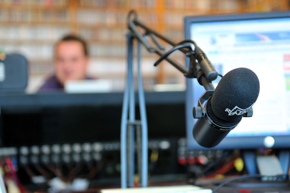 Radio has a presence throughout Brazil and is becoming the favorite of the 2022 presidential candidates. (Photo internet reproduction)