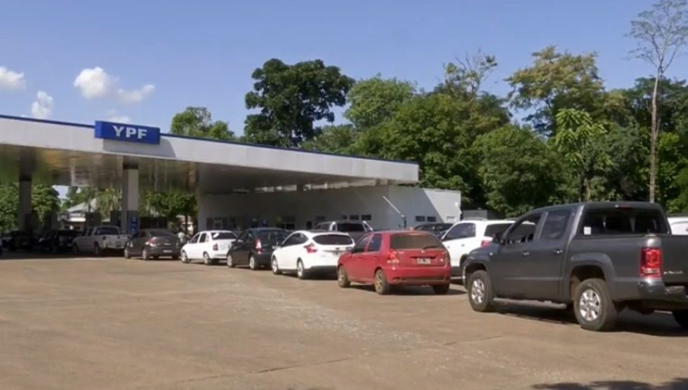 At a station in São Tomé, it was necessary to establish a maximum quota of liters of fuel for Brazilians to have no shortage for Argentines.